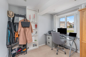 Gauntlets Close Bloxham